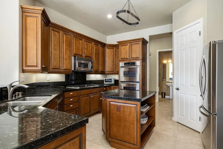 15-web-or-mls-NWHillcrest_OPMG_0325_022