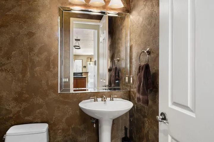 27-web-or-mls-NWHillcrest_OPMG_0325_041
