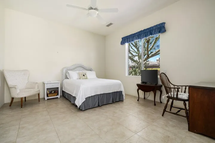 33-web-or-mls-NWHillcrest_OPMG_0325_046