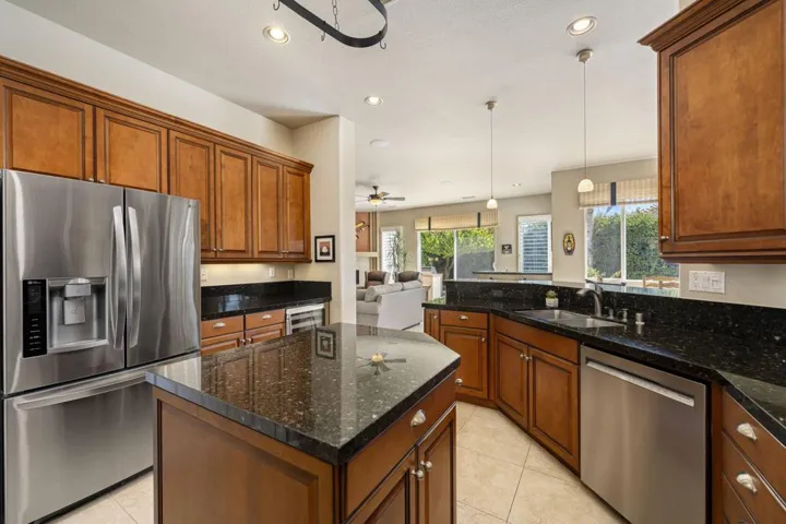 17-web-or-mls-NWHillcrest_OPMG_0325_024
