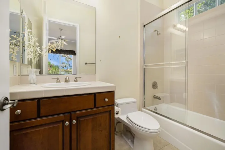 34-web-or-mls-NWHillcrest_OPMG_0325_048