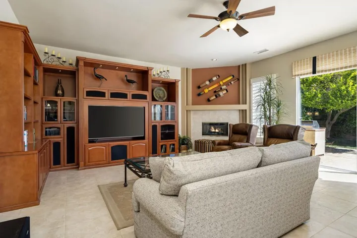 21-web-or-mls-NWHillcrest_OPMG_0325_028