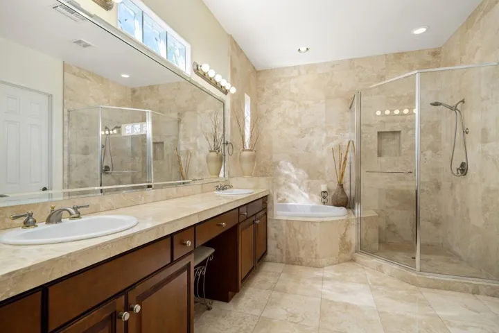 25-web-or-mls-NWHillcrest_OPMG_0325_039