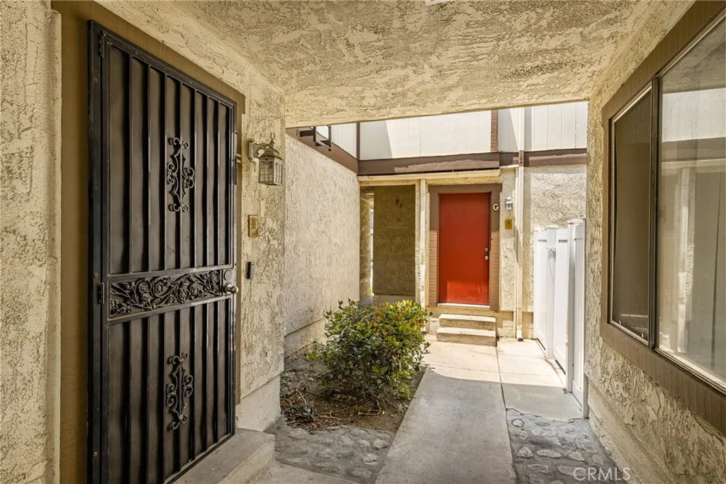 1206 S Cypress Avenue F, Ontario, California 91762 home-pic-4