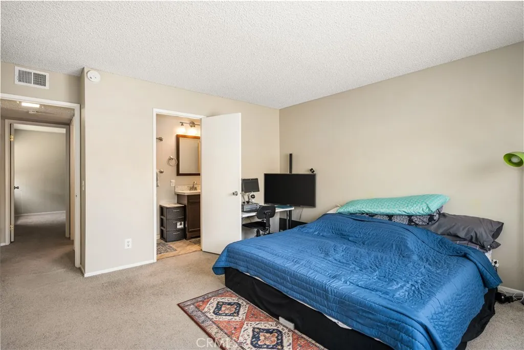 1206 S Cypress Avenue F, Ontario, California 91762 home-pic-24