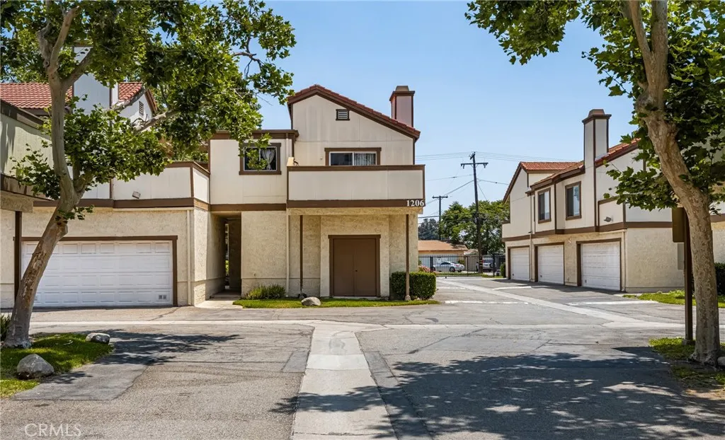 1206 S Cypress Avenue F, Ontario, California 91762 home-pic-2