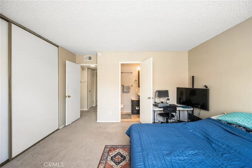 1206 S Cypress Avenue F, Ontario, California 91762 home-pic-23