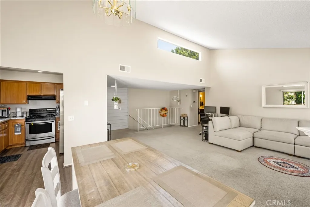 1206 S Cypress Avenue F, Ontario, California 91762 home-pic-16