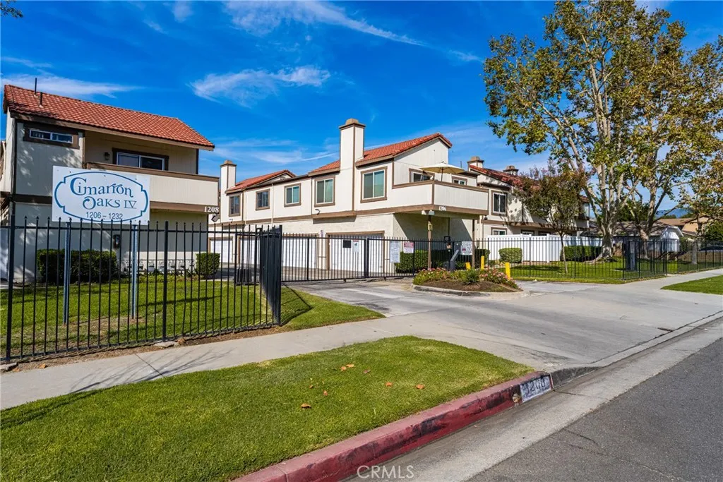 1206 S Cypress Avenue F, Ontario, California 91762 home-pic-34