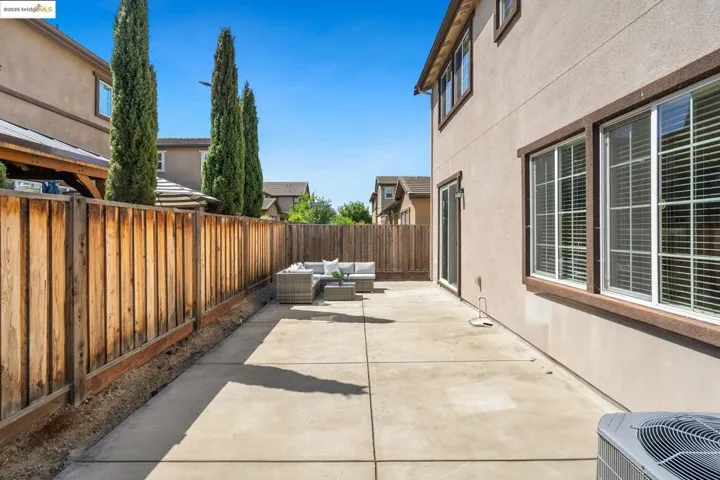 112 Willowrun Way, Oakley, California 94561