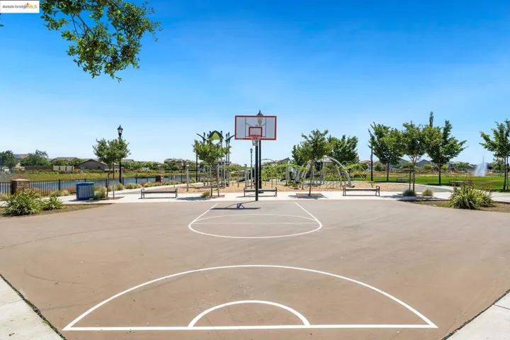 112 Willowrun Way, Oakley, California 94561