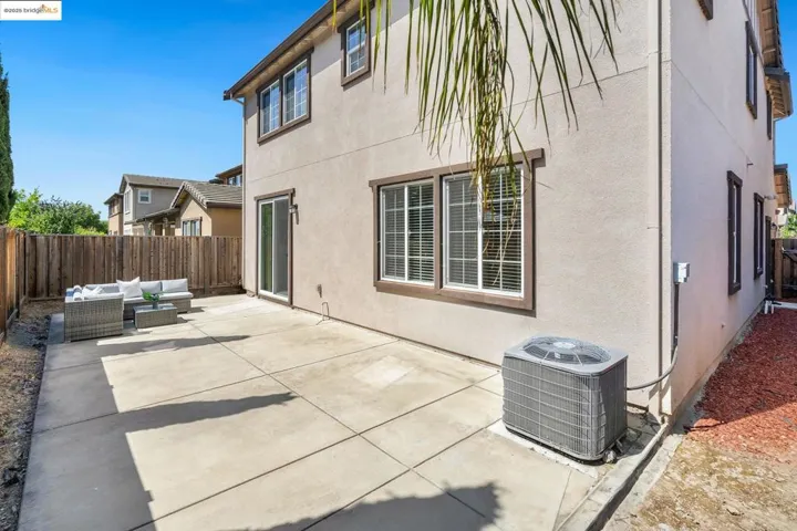 112 Willowrun Way, Oakley, California 94561