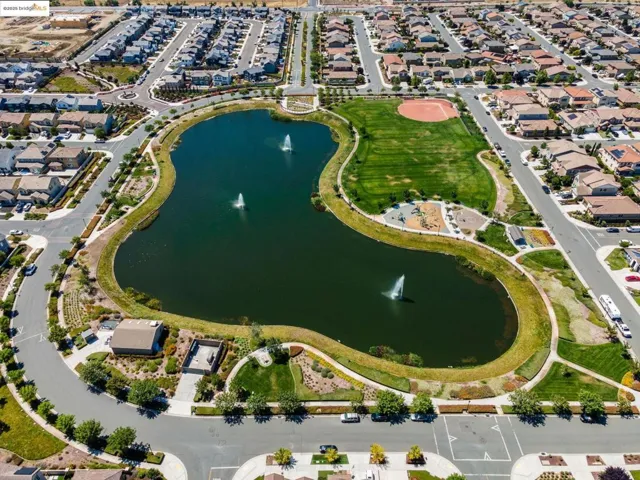 112 Willowrun Way, Oakley, California 94561