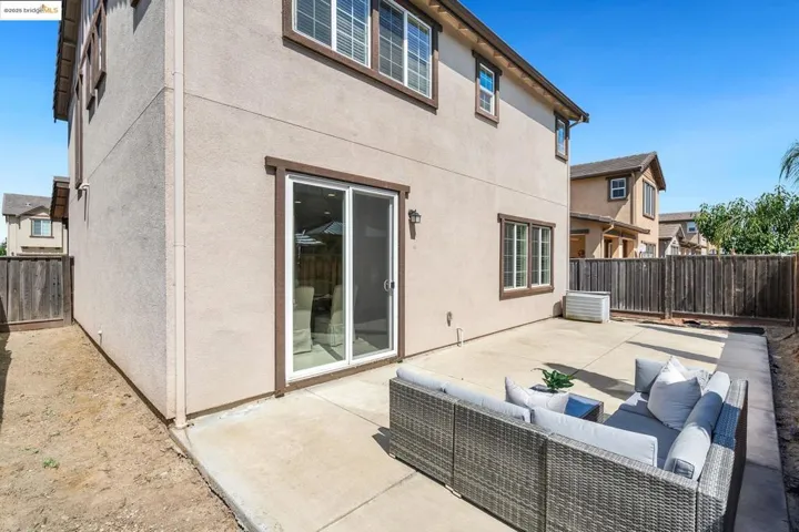 112 Willowrun Way, Oakley, California 94561