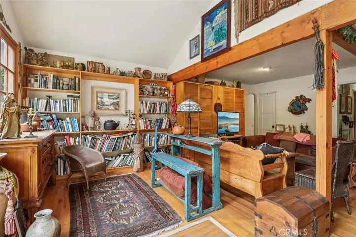 5603 Heatherdale Drive, Los Angeles, California 90043
