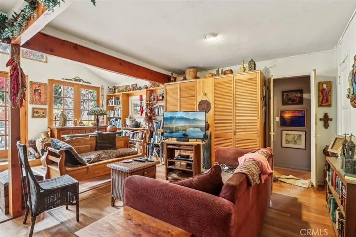 5603 Heatherdale Drive, Los Angeles, California 90043