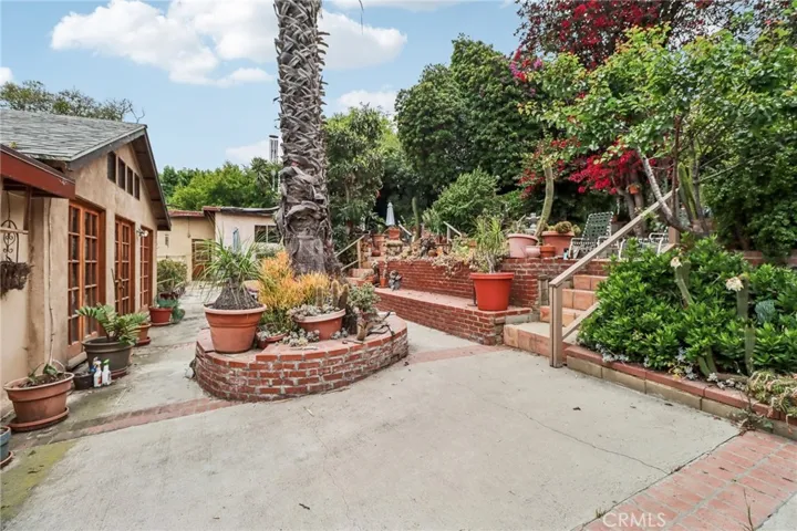 5603 Heatherdale Drive, Los Angeles, California 90043