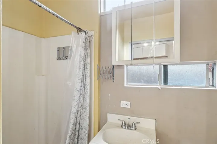 5603 Heatherdale Drive, Los Angeles, California 90043