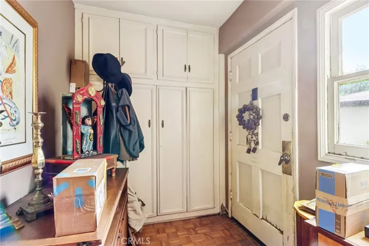 5603 Heatherdale Drive, Los Angeles, California 90043