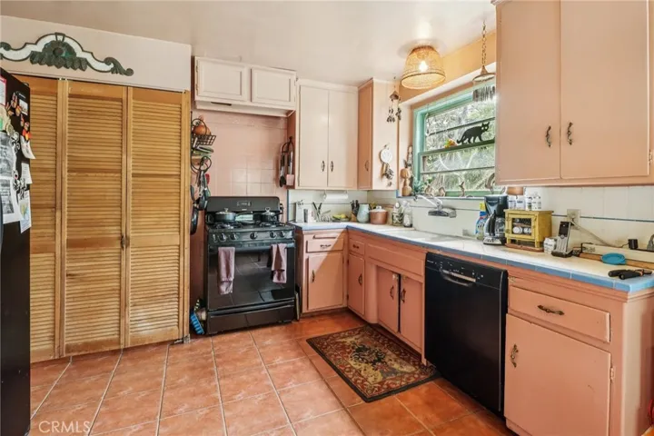 5603 Heatherdale Drive, Los Angeles, California 90043