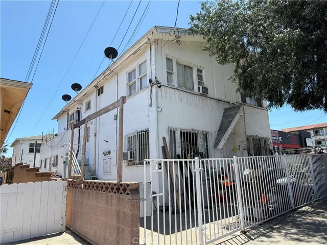 483 W 14th Street, San Pedro, California 90731