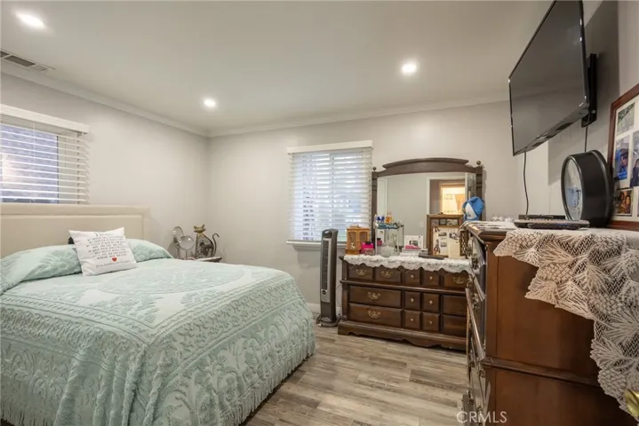 913 W Rainbow Boulevard, Big Bear City, California 92314