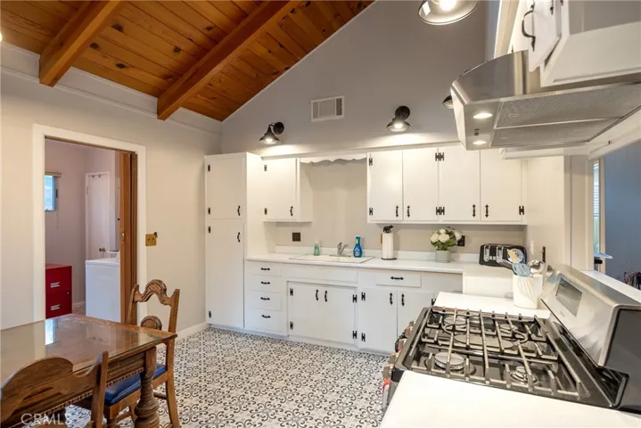 913 W Rainbow Boulevard, Big Bear City, California 92314