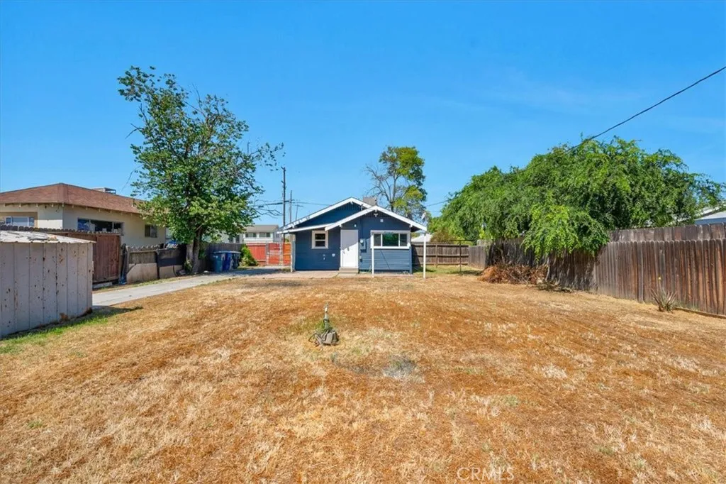 1906 N Fruit Avenue, Fresno, California 93705 home-pic-34