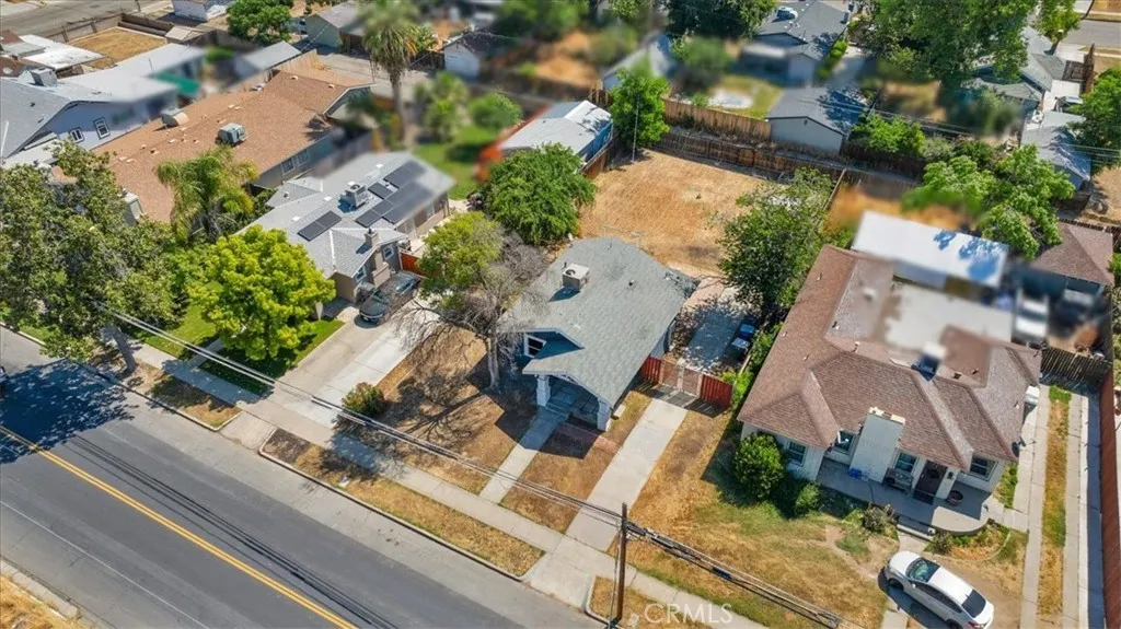 1906 N Fruit Avenue, Fresno, California 93705 home-pic-2