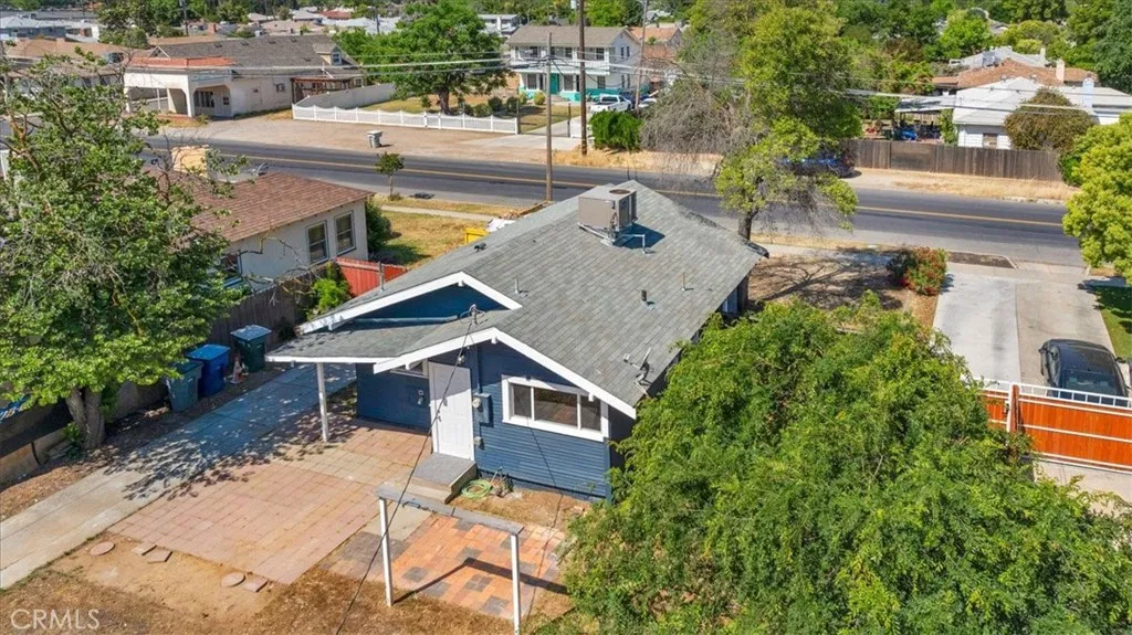 1906 N Fruit Avenue, Fresno, California 93705 home-pic-9