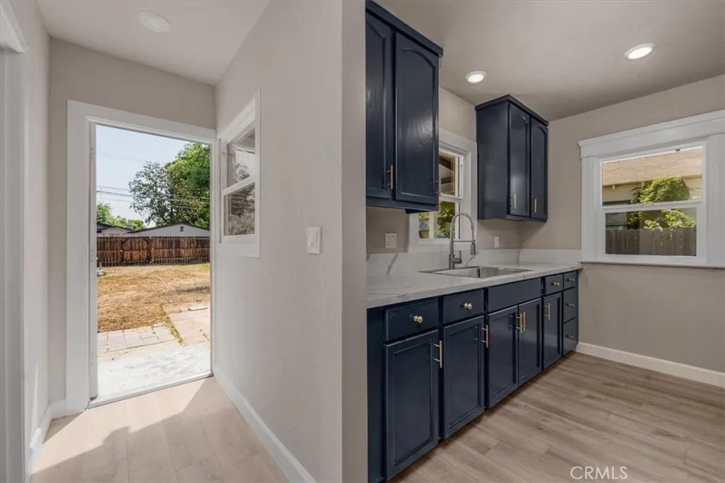 1906 N Fruit Avenue, Fresno, California 93705 home-pic-28