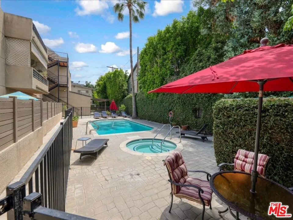 4477 Woodman Avenue 304, Sherman Oaks, California 91423 home-pic-33