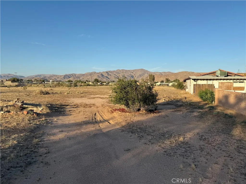 22449 Ottawa Road, Apple Valley, California 92308 home-pic-3