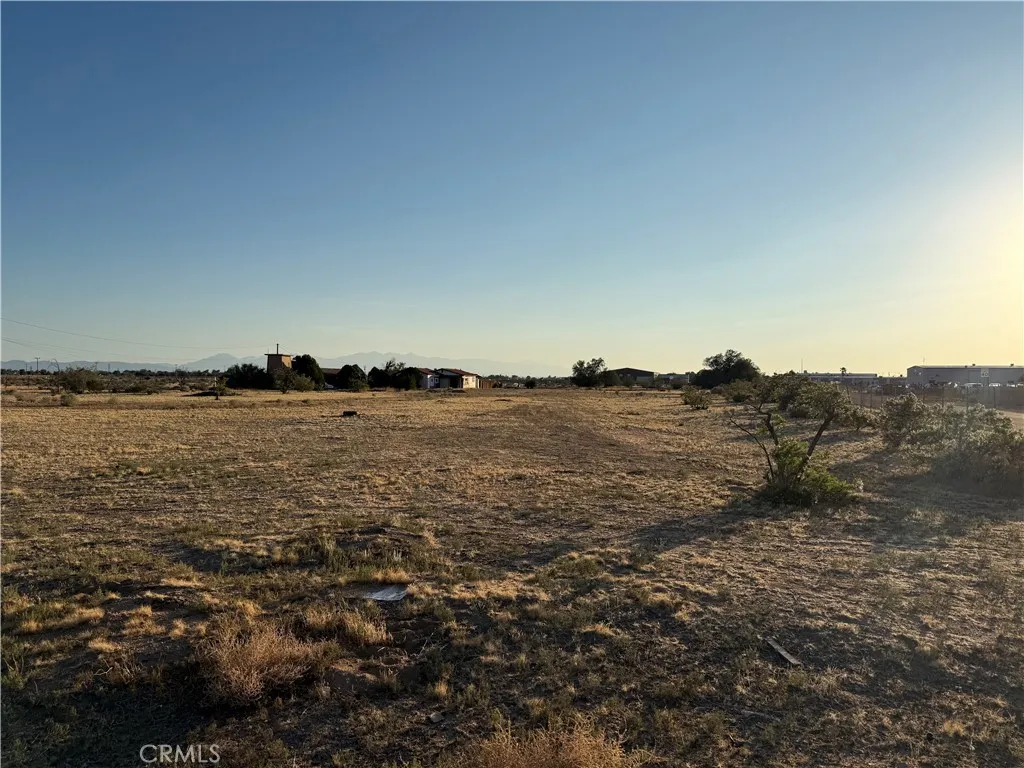 22449 Ottawa Road, Apple Valley, California 92308 home-pic-2