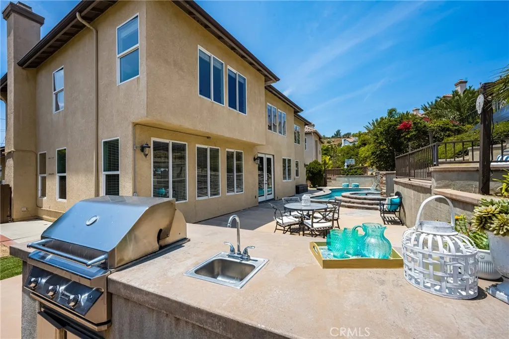 2437 N Eaton Court, Orange, California 92867 home-pic-11