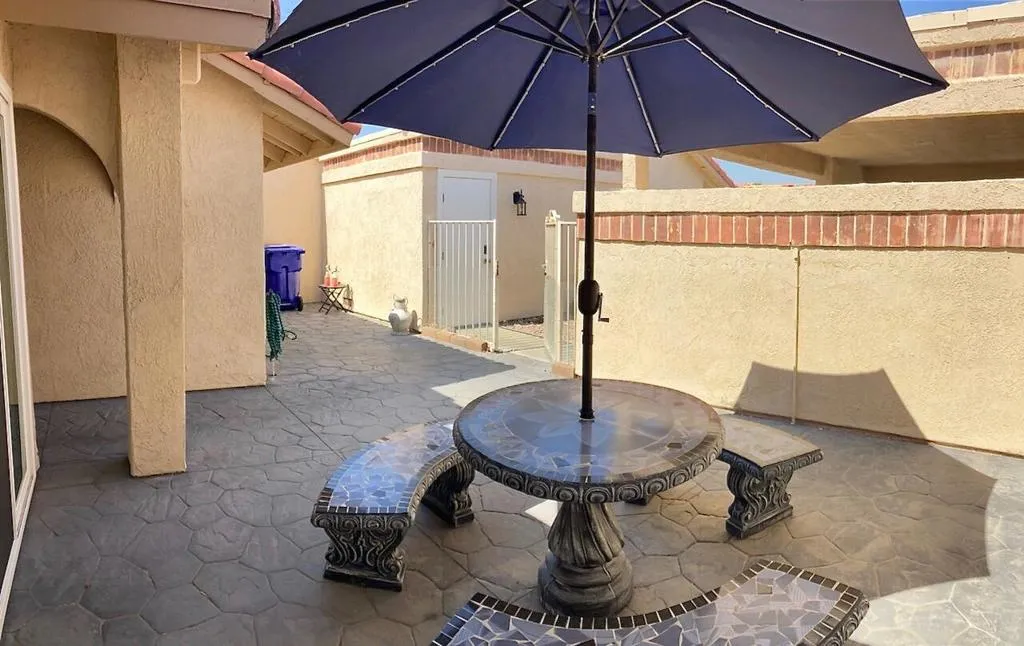 49380 Eisenhower Drive, Indio, California 92201 home-pic-2