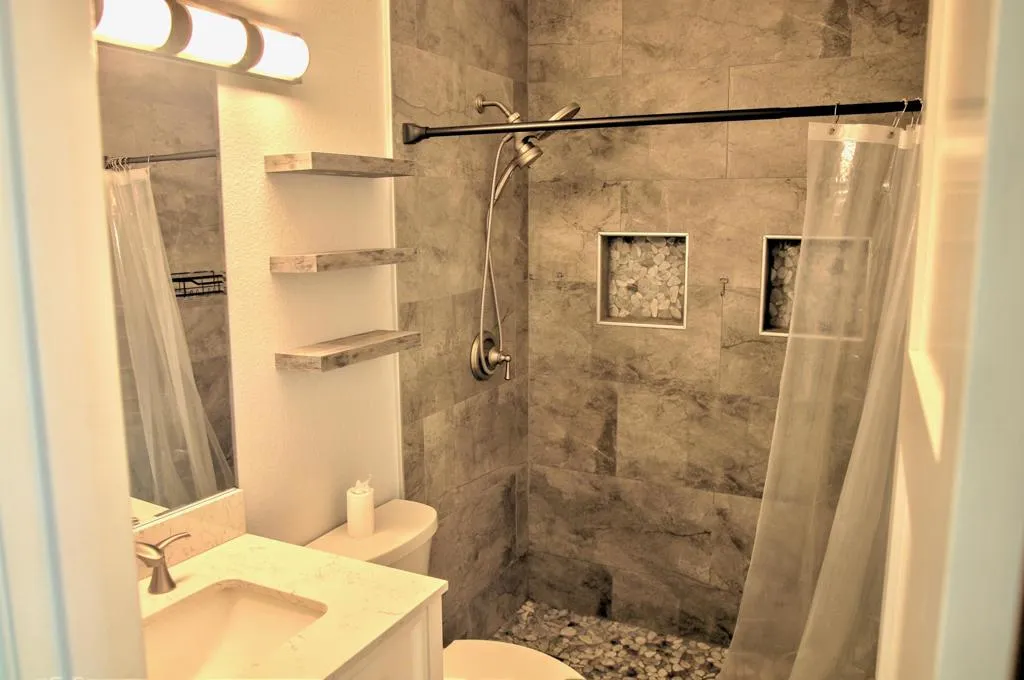 49380 Eisenhower Drive, Indio, California 92201 home-pic-18