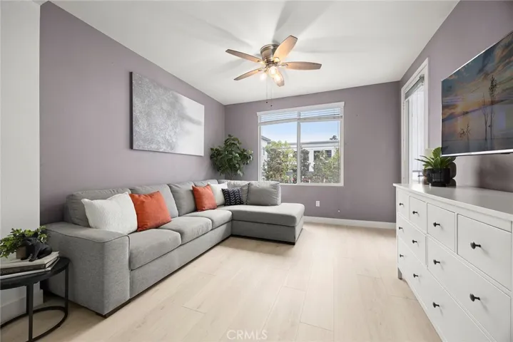 It provides all the conveniences of contemporary luxury living. It offers the fresh design of an open layout.