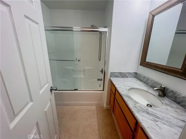 Upstairs main bath.