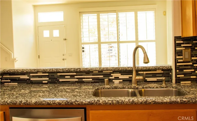 Granite counter tops.