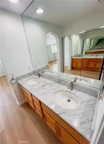 Dual sinks in primary.
