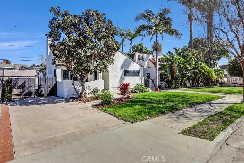 2327 Bonnie Brae, Santa Ana, California 92706 home-pic-34