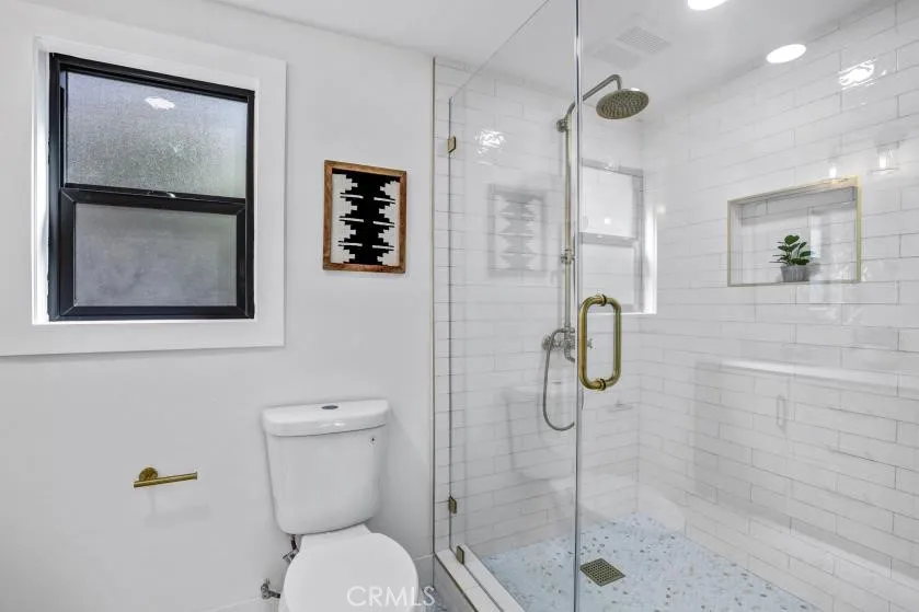 2327 Bonnie Brae, Santa Ana, California 92706 home-pic-24