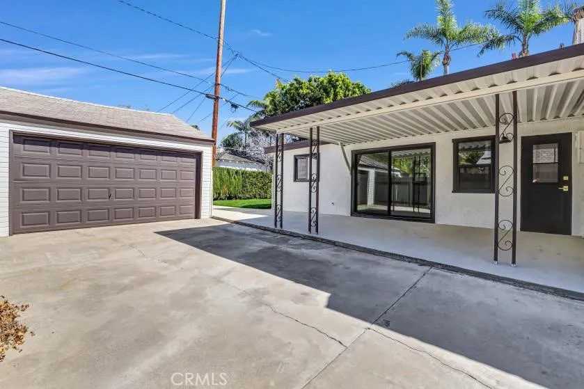 2327 Bonnie Brae, Santa Ana, California 92706 home-pic-32