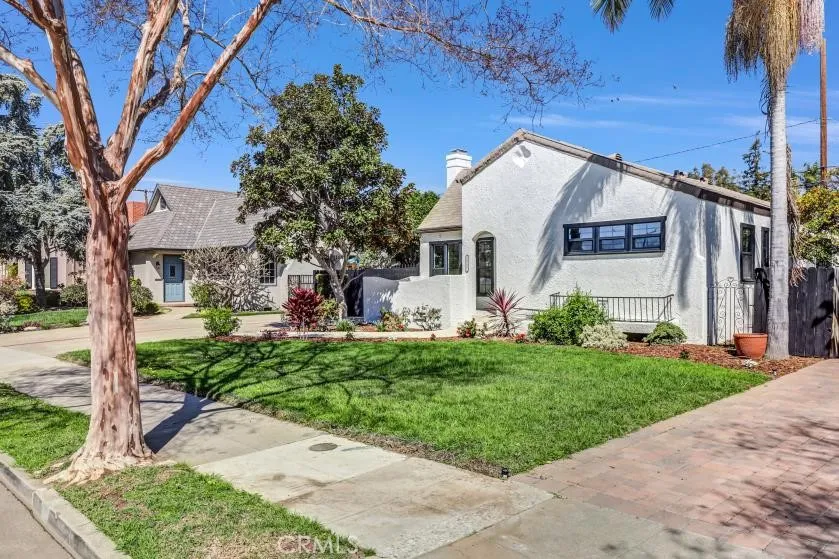 2327 Bonnie Brae, Santa Ana, California 92706 home-pic-3