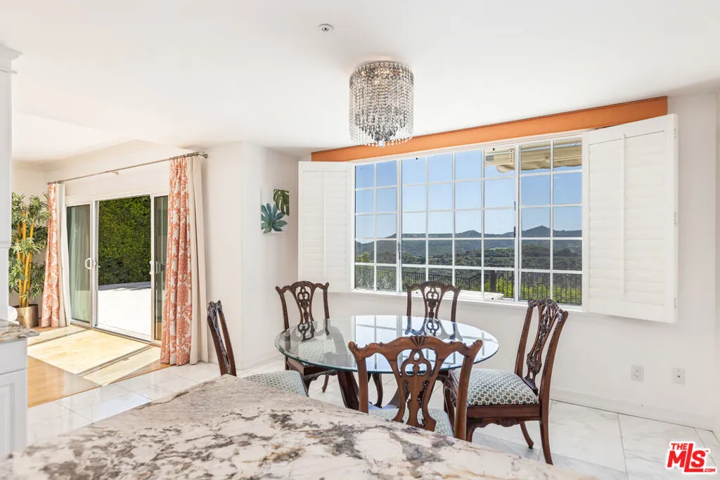 1957 Linda Flora Drive, Los Angeles, California 90077 home-pic-12