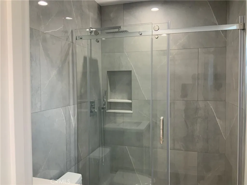 15330 Hart Street, Van Nuys, California 91406 home-pic-40