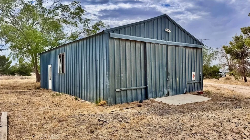 11213 Monte Vista Road, Phelan, California 92371 home-pic-8