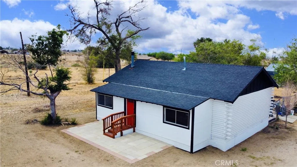 11213 Monte Vista Road, Phelan, California 92371 home-pic-0