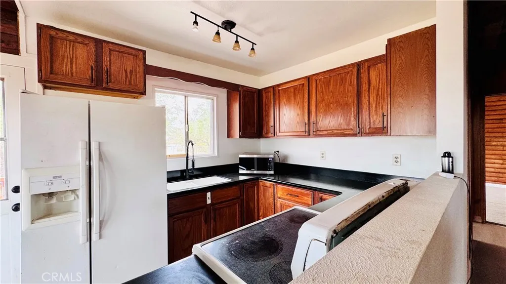 11213 Monte Vista Road, Phelan, California 92371 home-pic-25